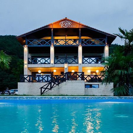 Rex Infinity View 4* Cazanele Dunarii 두보바 외부 사진