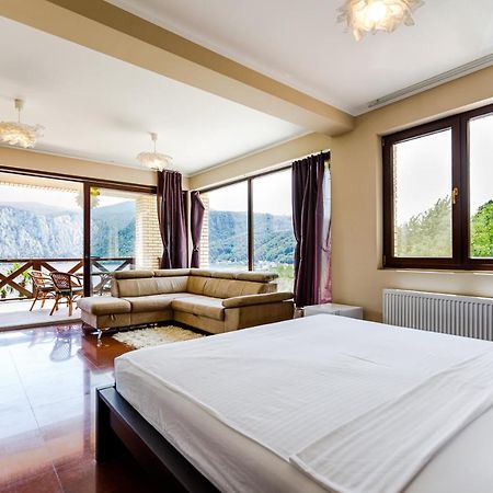 Rex Infinity View 4* Cazanele Dunarii 두보바 외부 사진