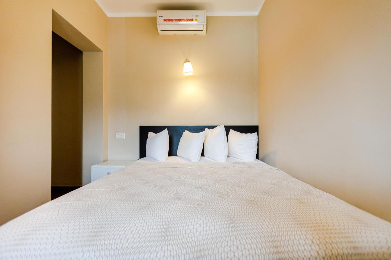 Rex Infinity View 4* Cazanele Dunarii 두보바 외부 사진