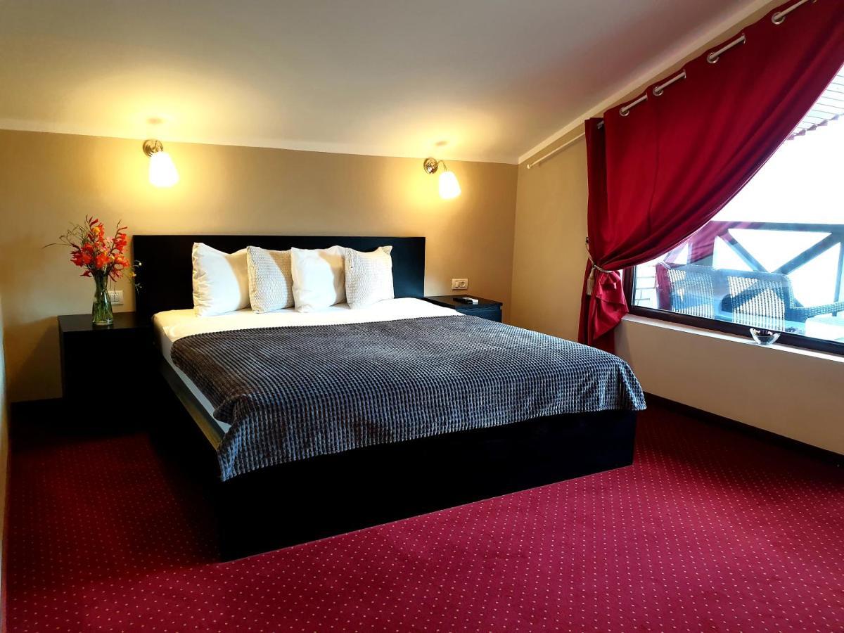 Rex Infinity View 4* Cazanele Dunarii 두보바 외부 사진
